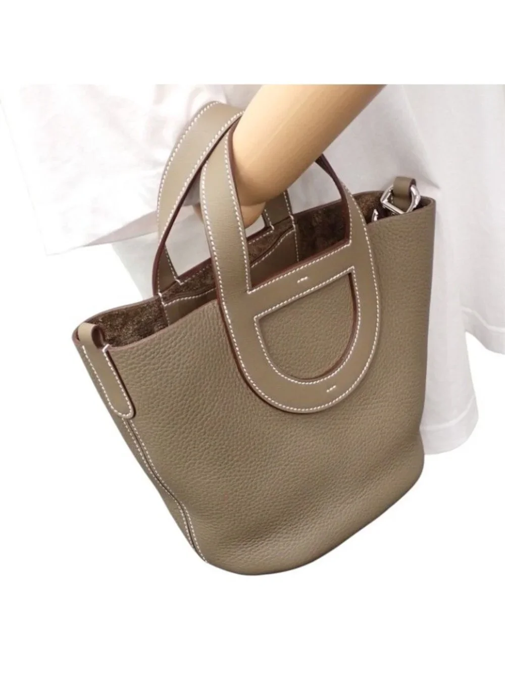 Hermes in the Loop 18 Handbag Taurillon Clemence Veau Etoupe